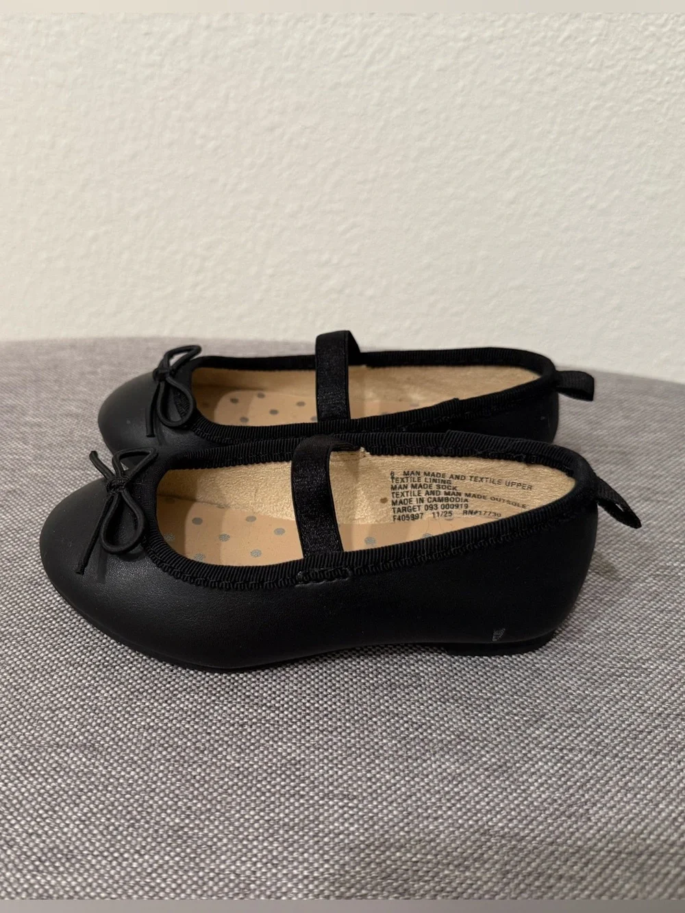 Like New! Girls Black Mary Jane Ballet Flats - Size 6